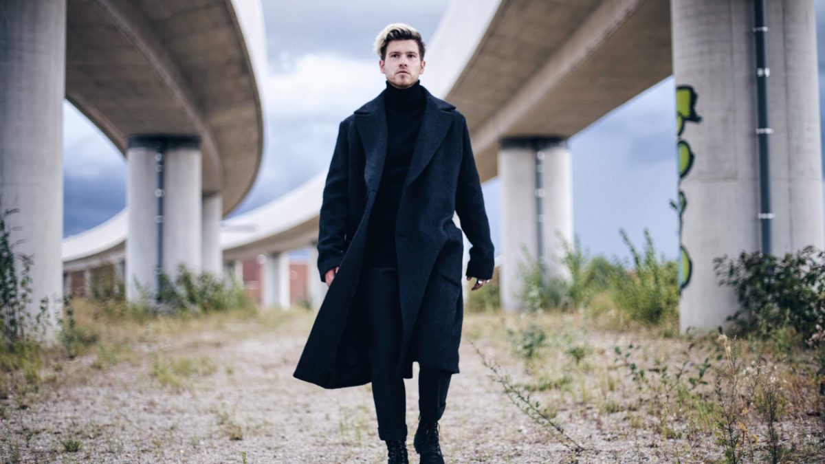 Длинное мужское пальто: особенности фасонов, популярные оттенки, с чем сочетать для получения стильных образов
