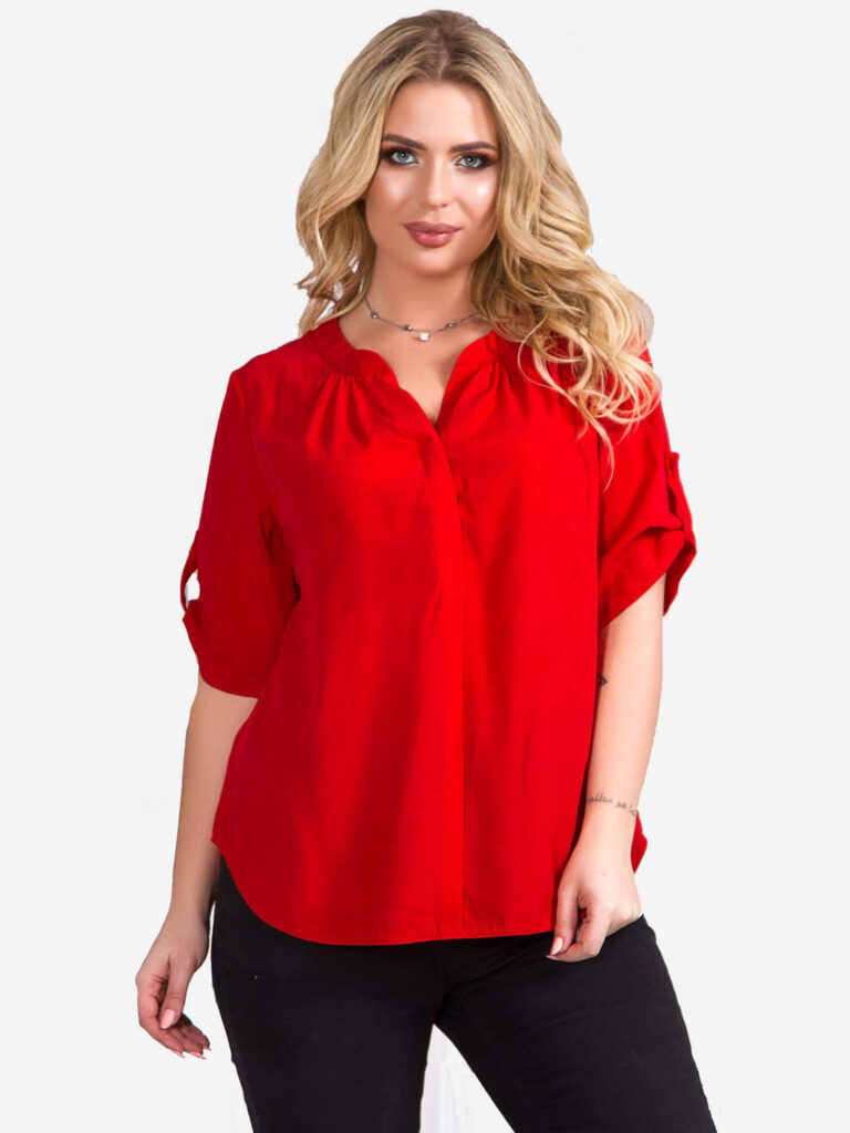 девушка в красной блузке фото