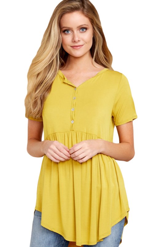 Девушка в желтой блузке фото