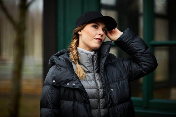 Девушка в демисезонной куртке фото